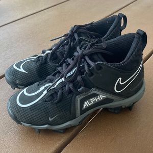 Boys size Y1 Nike alpha football cleats
